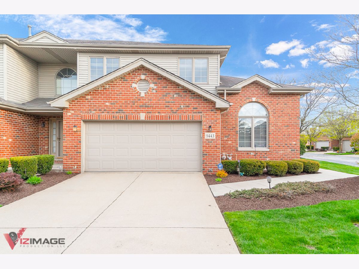 Townhomes Sold Caledonia Tinley Park Illinois, 9443 Perth
