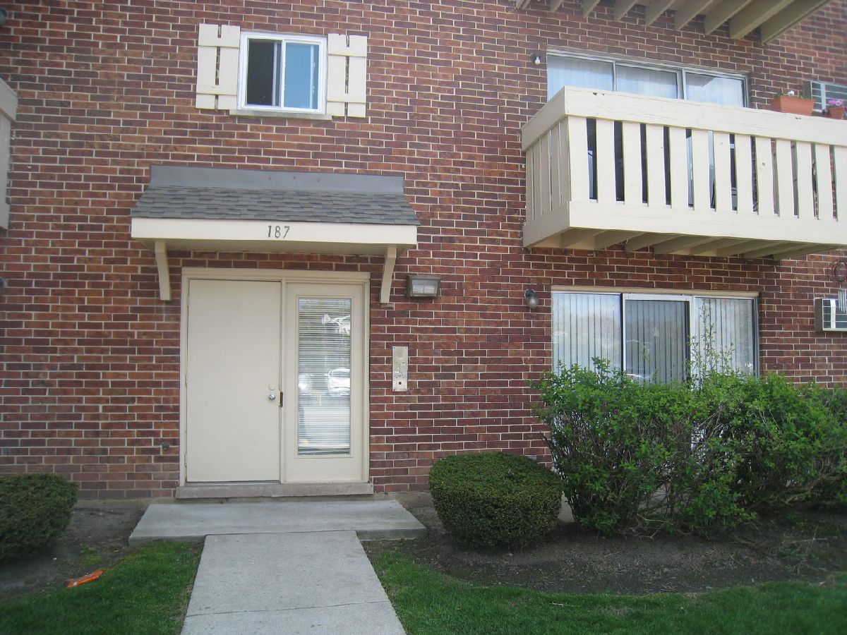 Subdivision Rented Pickwick Place Schaumburg Illinois