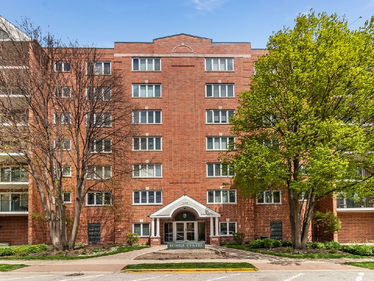 Condominiums Sold Towne Centre Des Plaines Illinois, 1600 Thacker