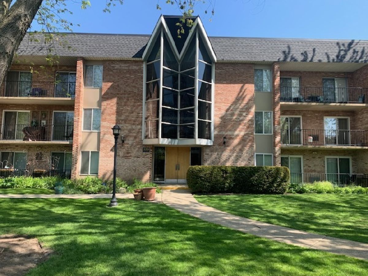 Condos & Townhomes Rented Mill Crossing Naperville Illinois, 520 Burning Tree