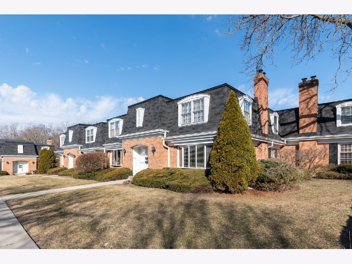 Townhomes Sold Provincial Manor Barrington Illinois, 324 Eastern