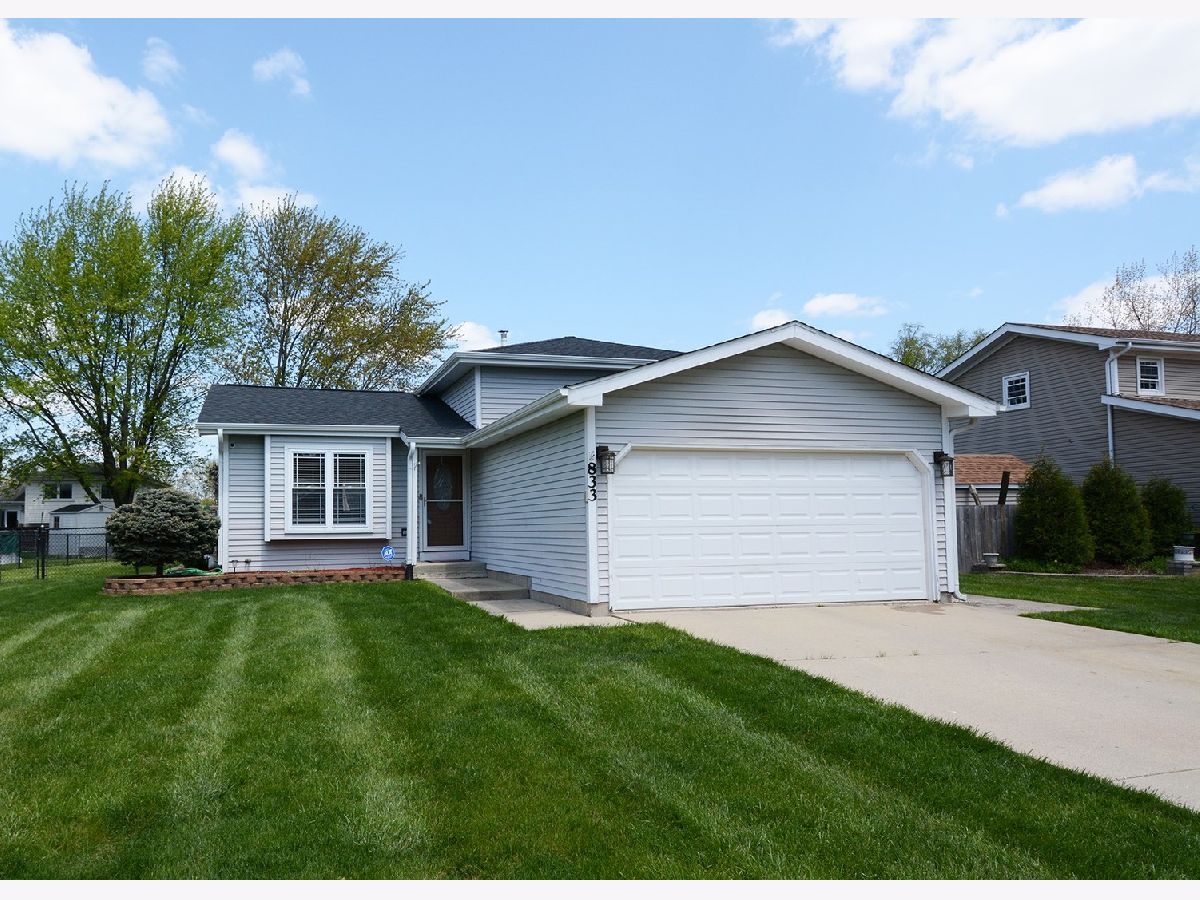 Homes Sold Shenandoah Valley Carol Stream Illinois, 833 River