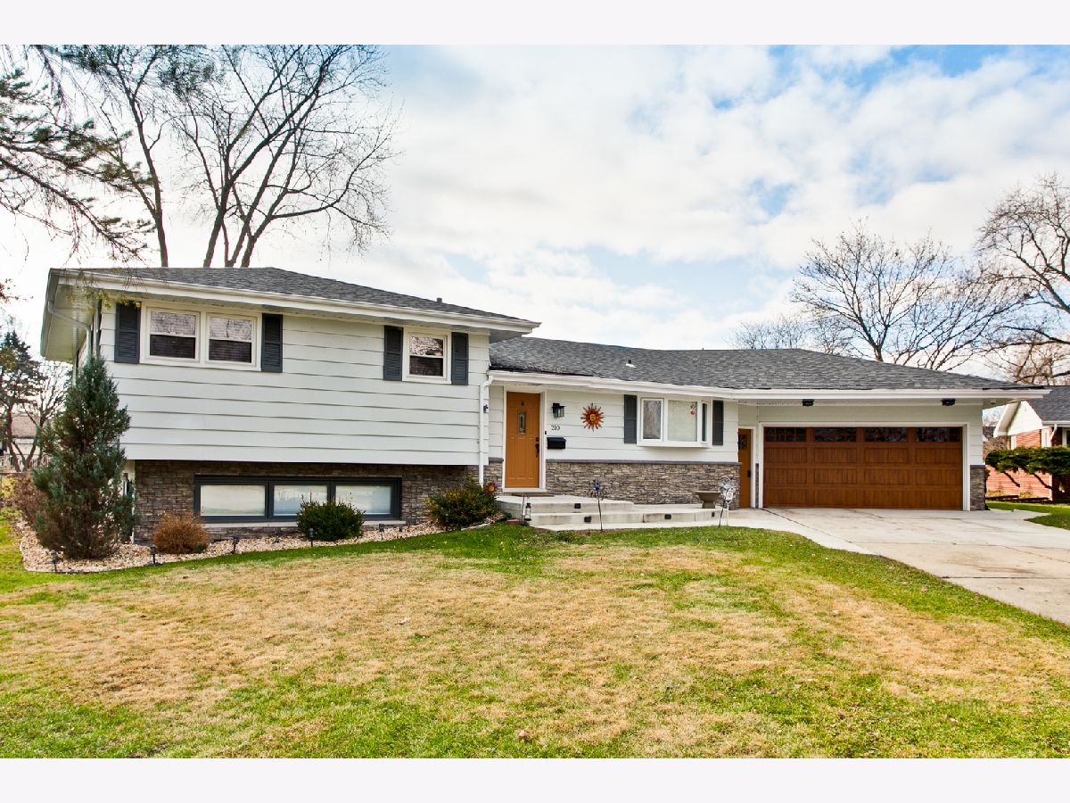 Homes Sold Branigars Roselle Illinois, 210 Spring