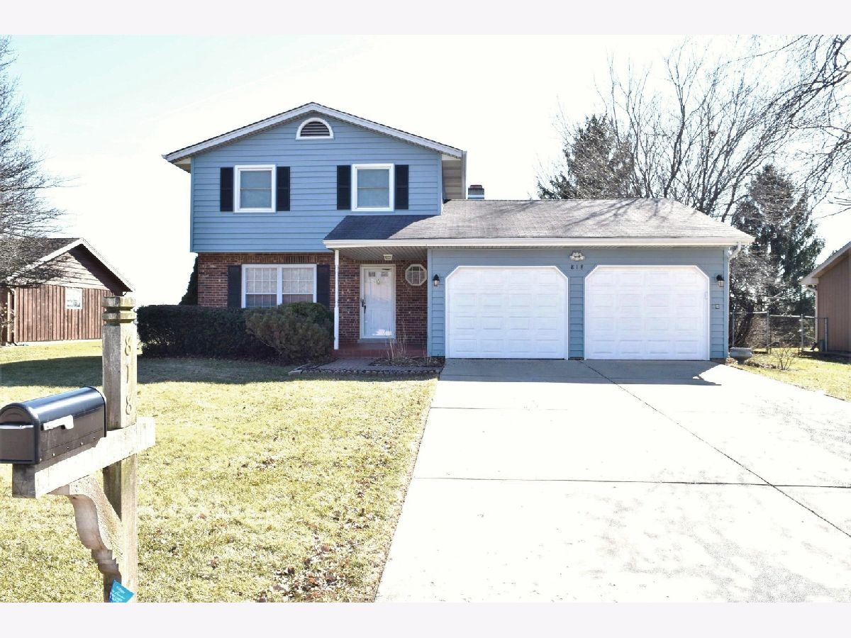Homes Rented Bonnie Dundee Terrace East Dundee Illinois, 818 Bannock