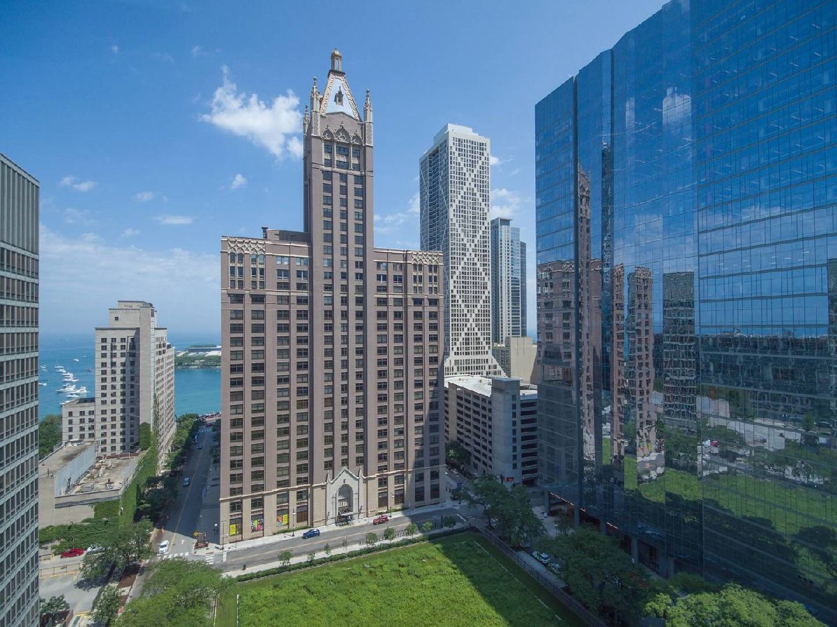 Condominiums Sold Lake Shore Place Chicago Illinois, 680 Lake Shore