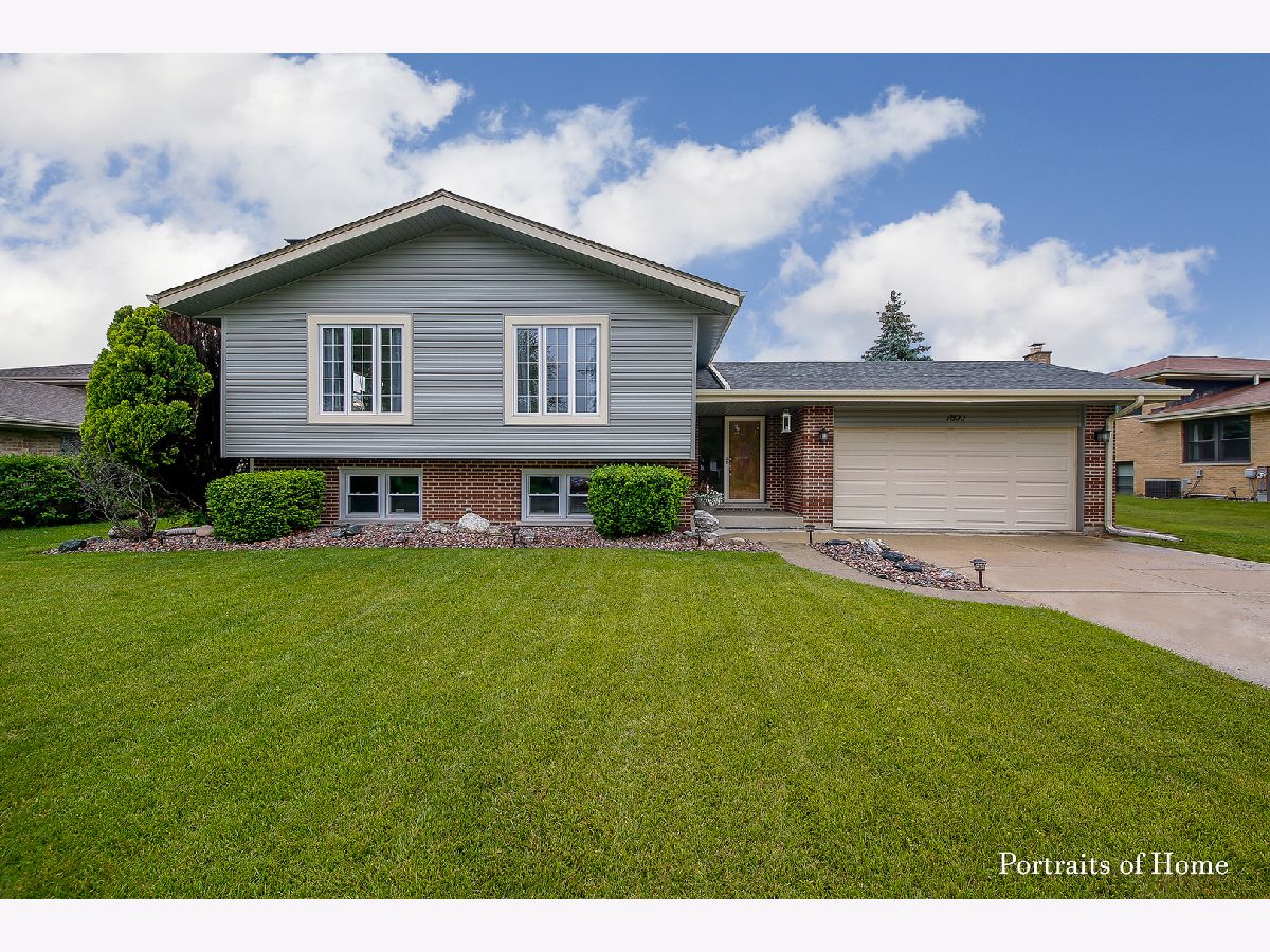 Homes Sold Farmingdale Terrace Willowbrook Illinois, 7800 Blackberry