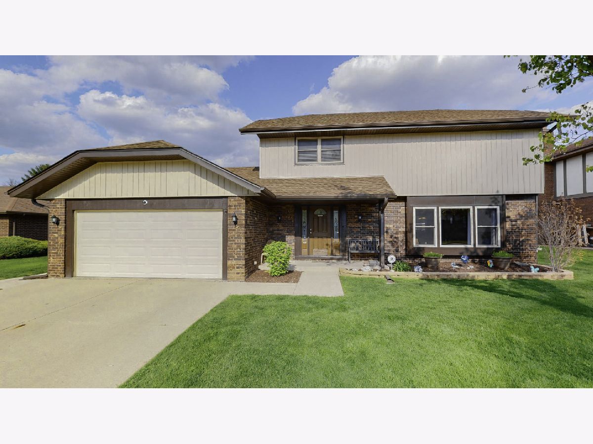 Homes Sold Dunham Crossing Downers Grove Illinois, 7141 Barrett