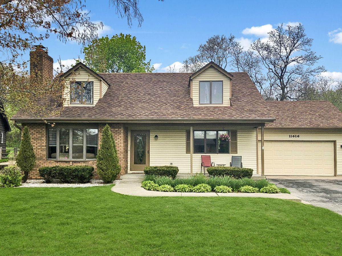 Homes Sold Dutch Crest Woodstock Illinois, 11616 Halma