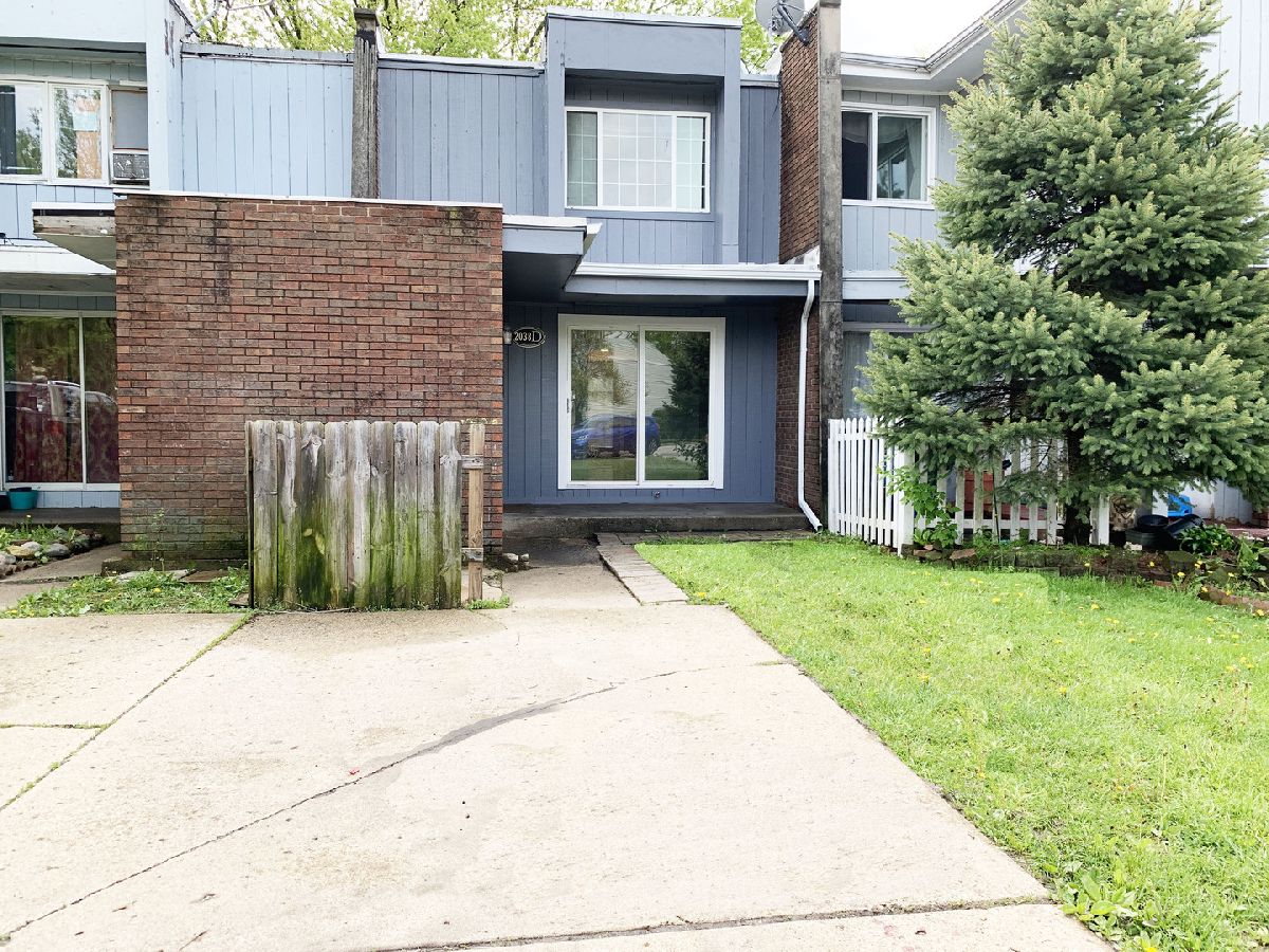 Homes & Condos & Townhomes Sold Morningside Carpentersville Illinois, 2038 Berkshire