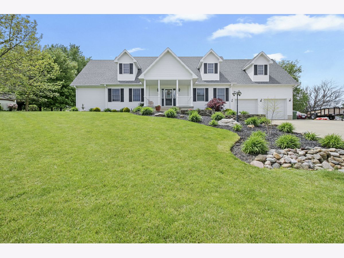 Homes & Condos & Townhomes Sold Ridge Creek Mahomet Illinois, 1203 Charter Oaks