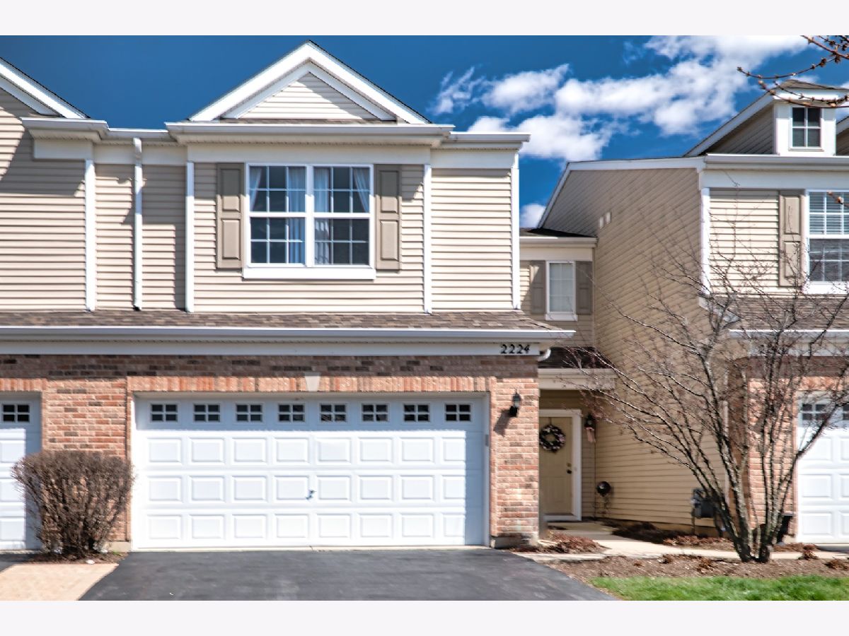Townhomes & Homes Rented Evergreen Park Mchenry Illinois, 2224 Evergreen