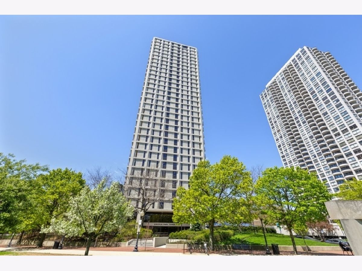 Condominiums Sold Lincoln Park Towers Chicago Illinois, 1960 Lincoln Park West