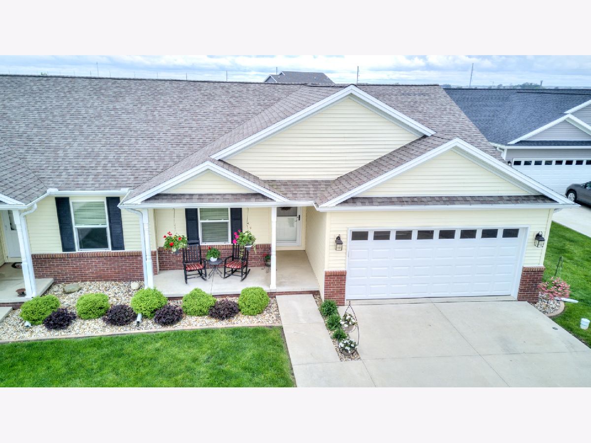 Condos & Townhomes & Homes Sold Prairie Meadows Heyworth Illinois, 420 Jenny