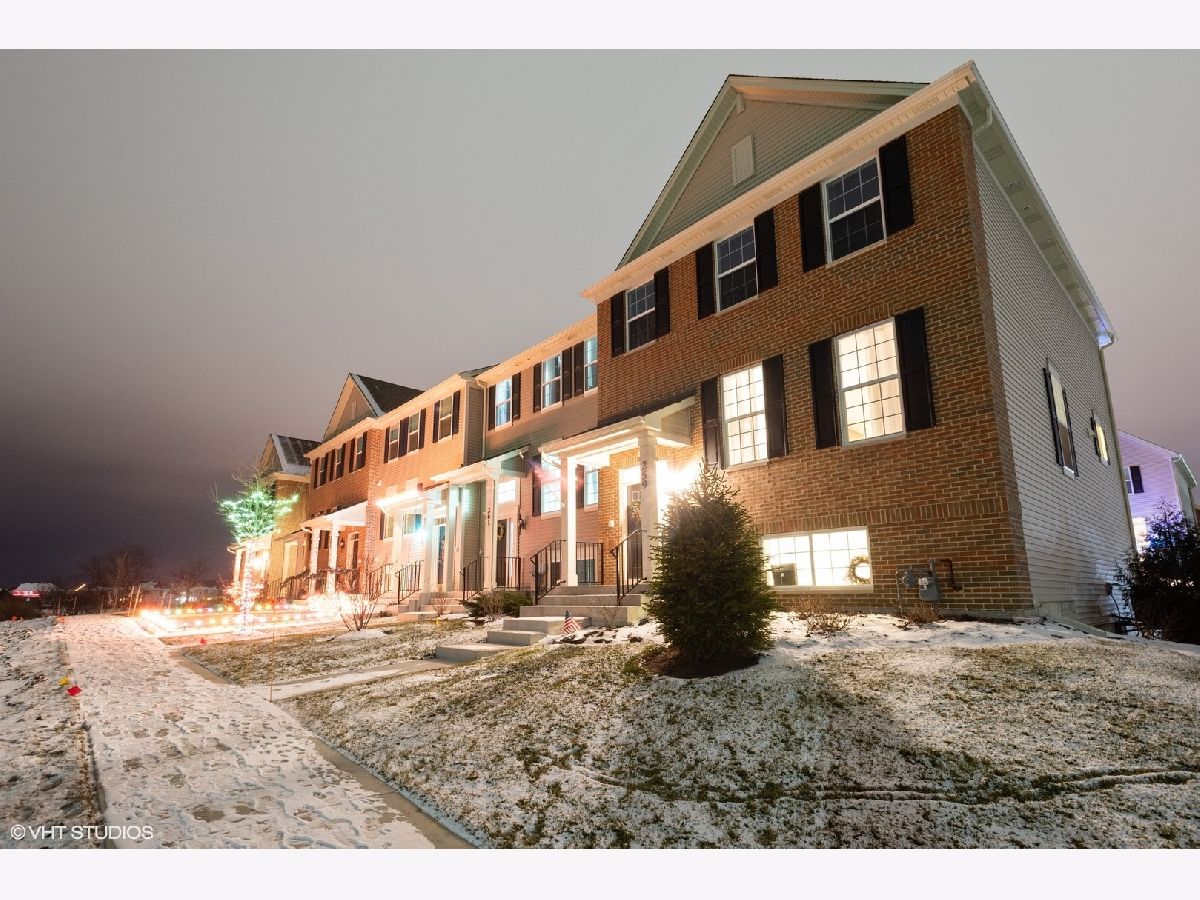 Townhomes & Homes Rented Southbury Oswego Illinois, 259 Lakeshore