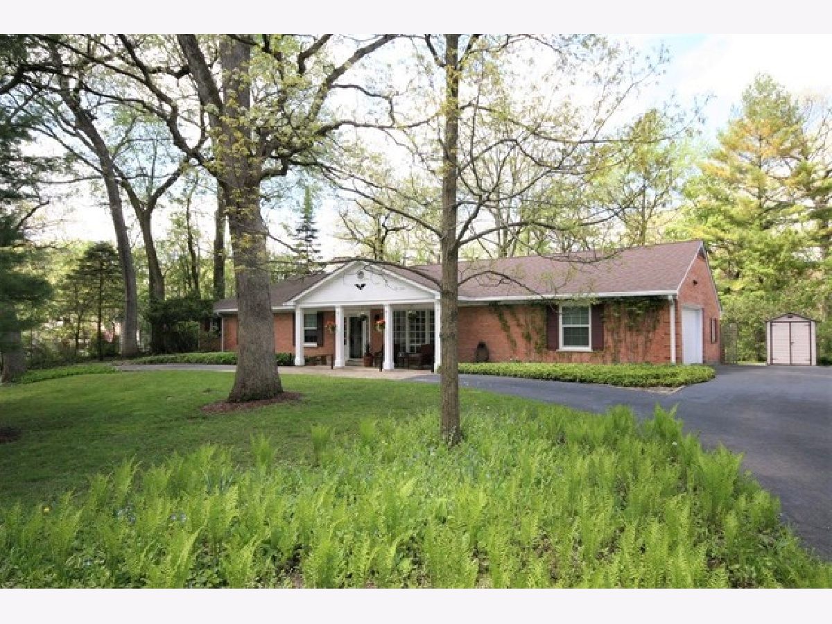 Homes & Condos & Townhomes Sold Lakewood Estates North Carpentersville Illinois, 810 Greenwood