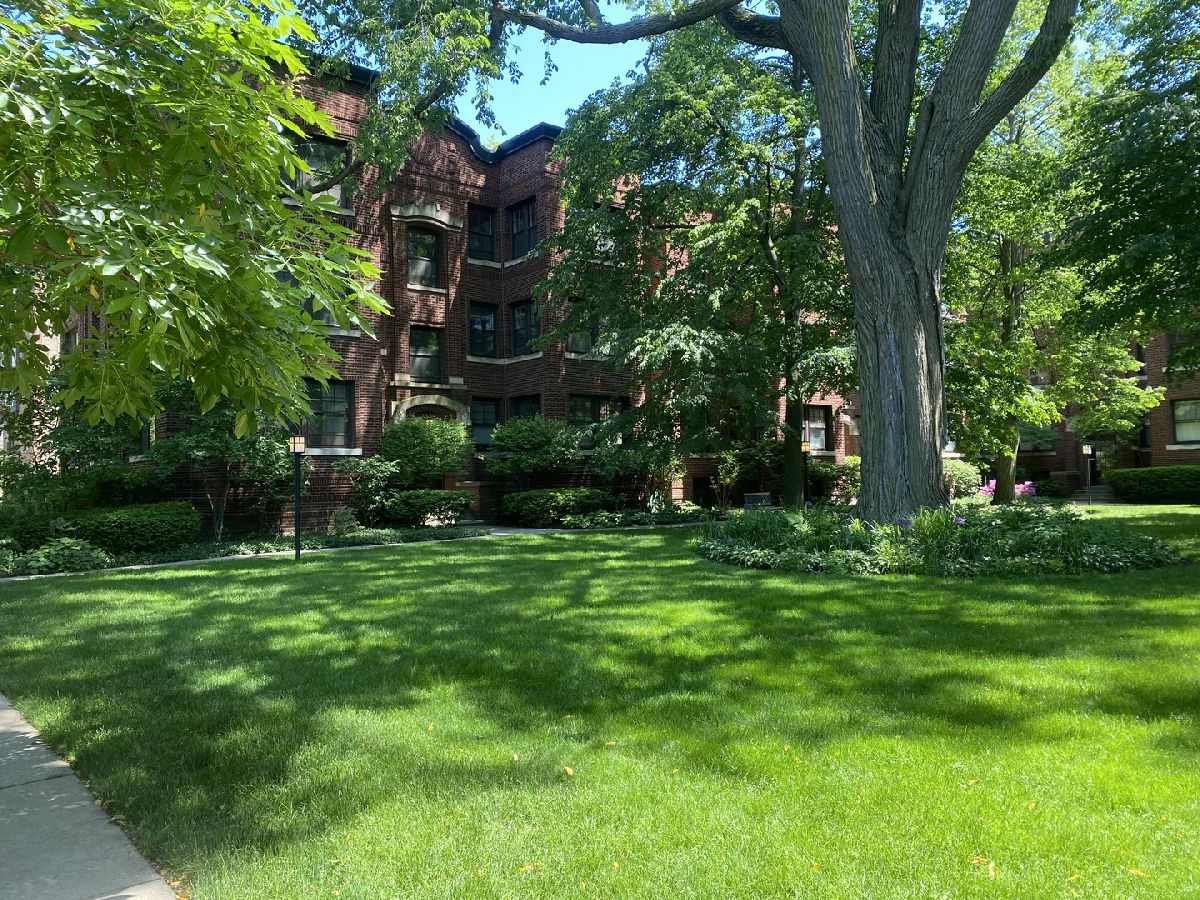 Condominiums Sold Maple Court Evanston Illinois, 1129 Maple