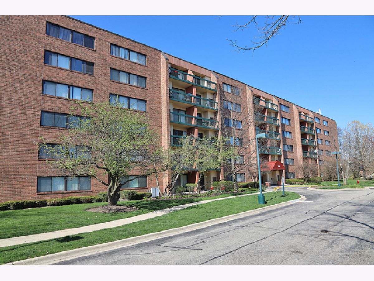 Condominiums Rented Huntington Grove Hoffman Estates Illinois, 1800 Huntington