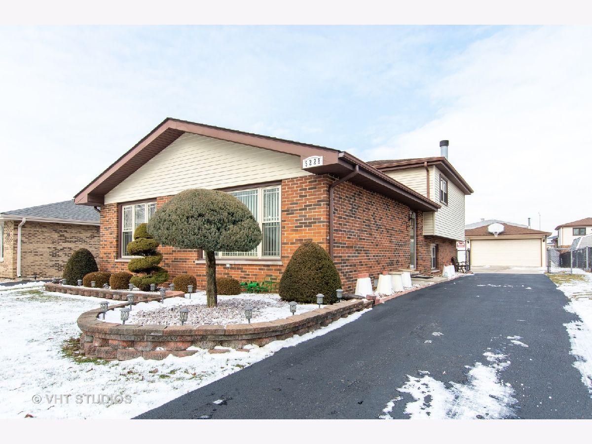 Homes & Condos & Townhomes Sold Laramie Square West Alsip Illinois, 5228 121st