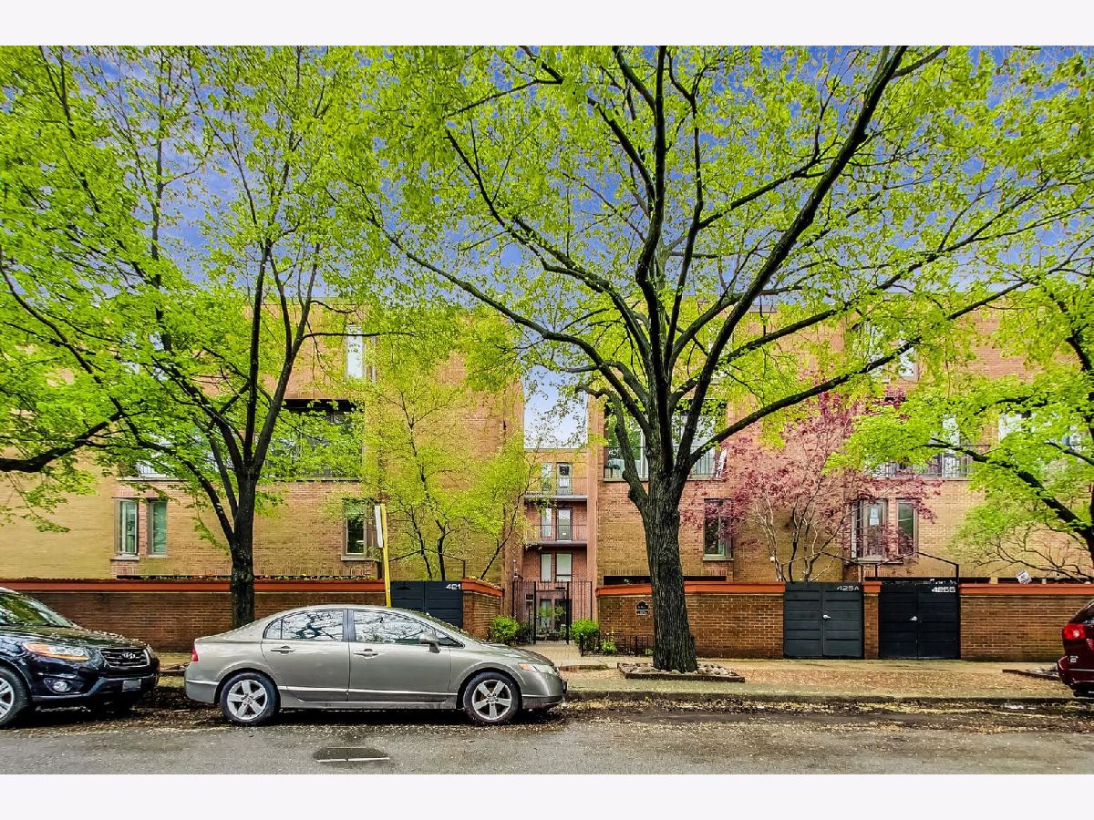 Townhomes & Condos Sold The Portals Chicago Illinois, 443 Grant