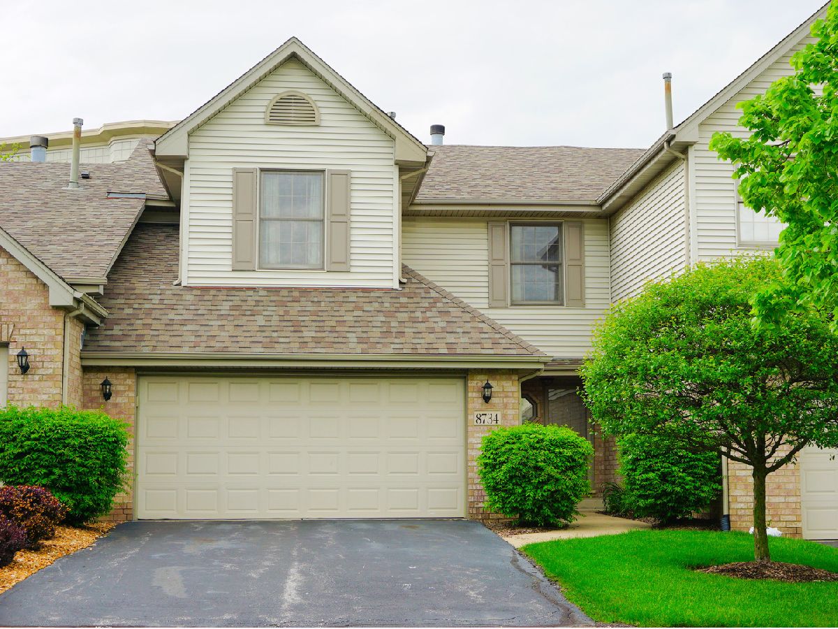 Townhomes Sold Highland Brook Orland Park Illinois, 8734 Crystal Creek