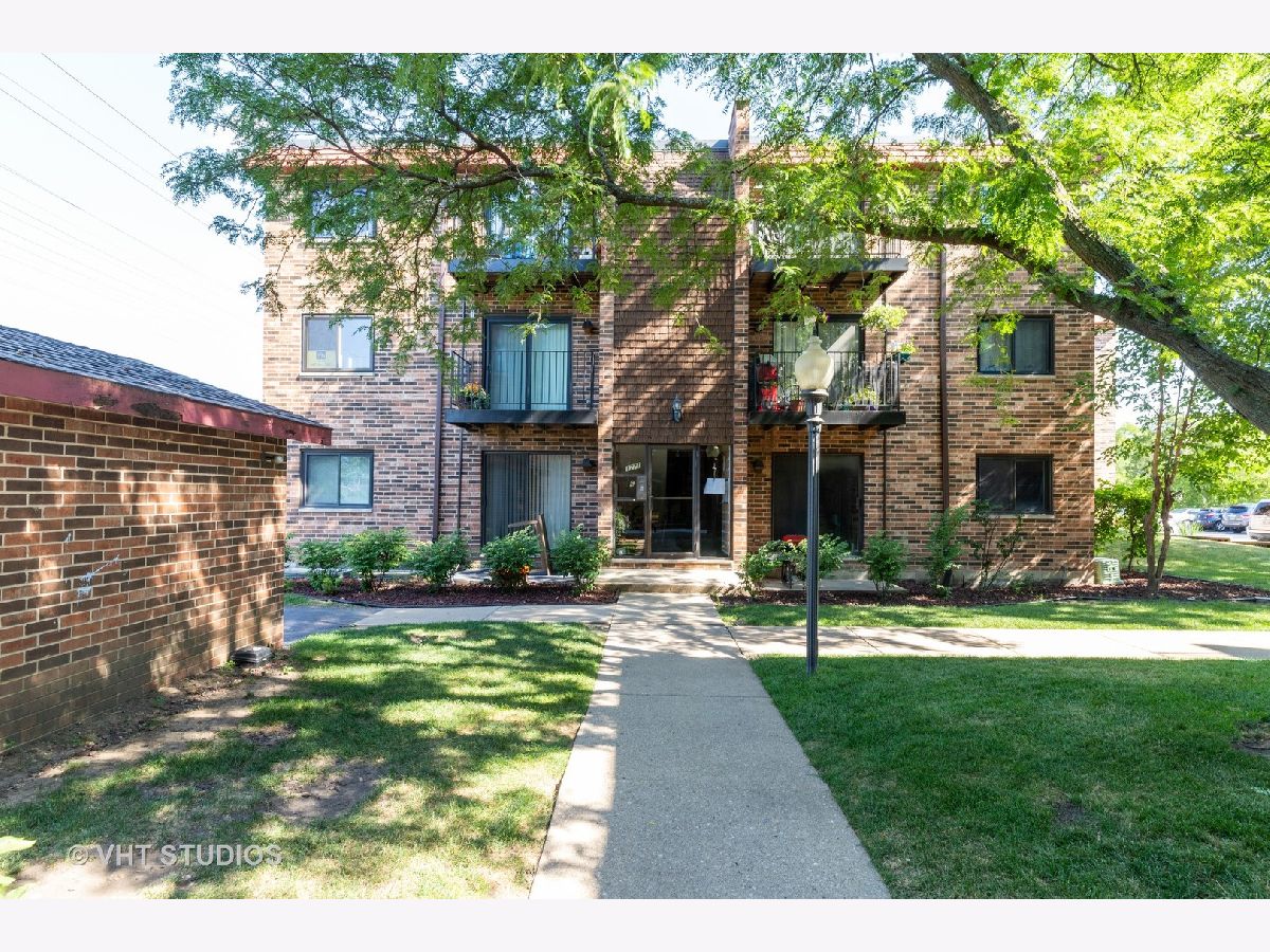 Condominiums Sold Cinnamon Cove Mount Prospect Illinois, 1771 Algonquin