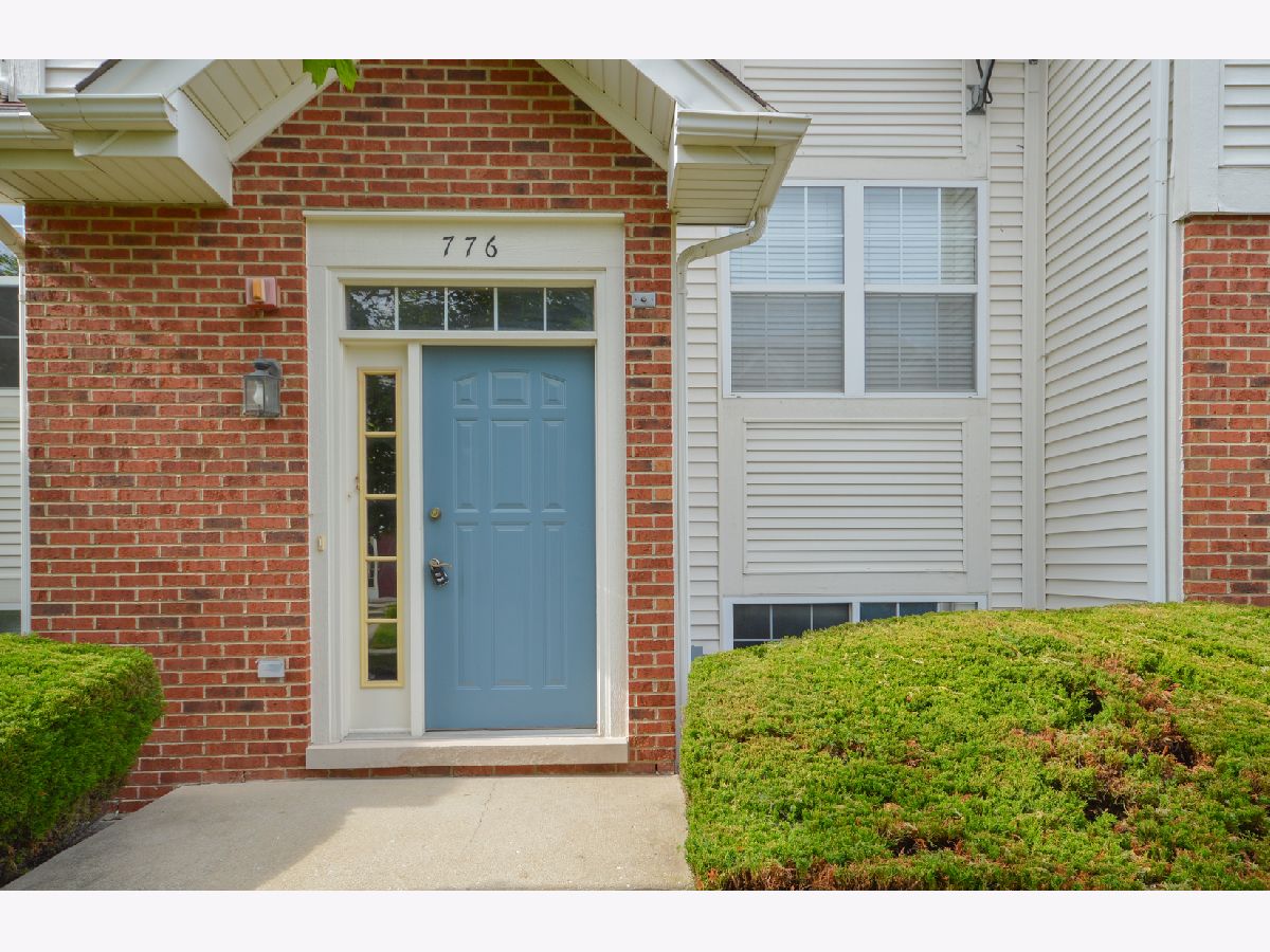 Townhomes & Condos Rented River Mill Crossings Wheeling Illinois, 776 River Walk
