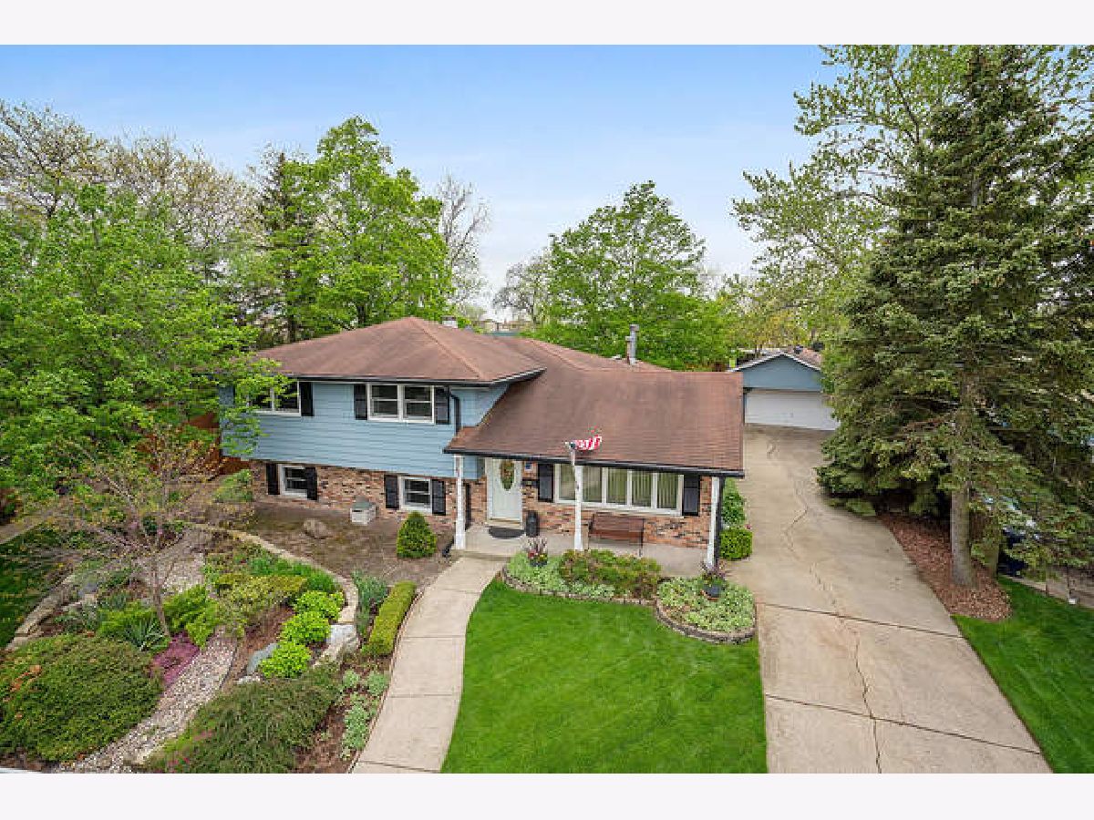Homes & Condominiums Sold El Cameno Orland Park Illinois, 9965 La Reina Real