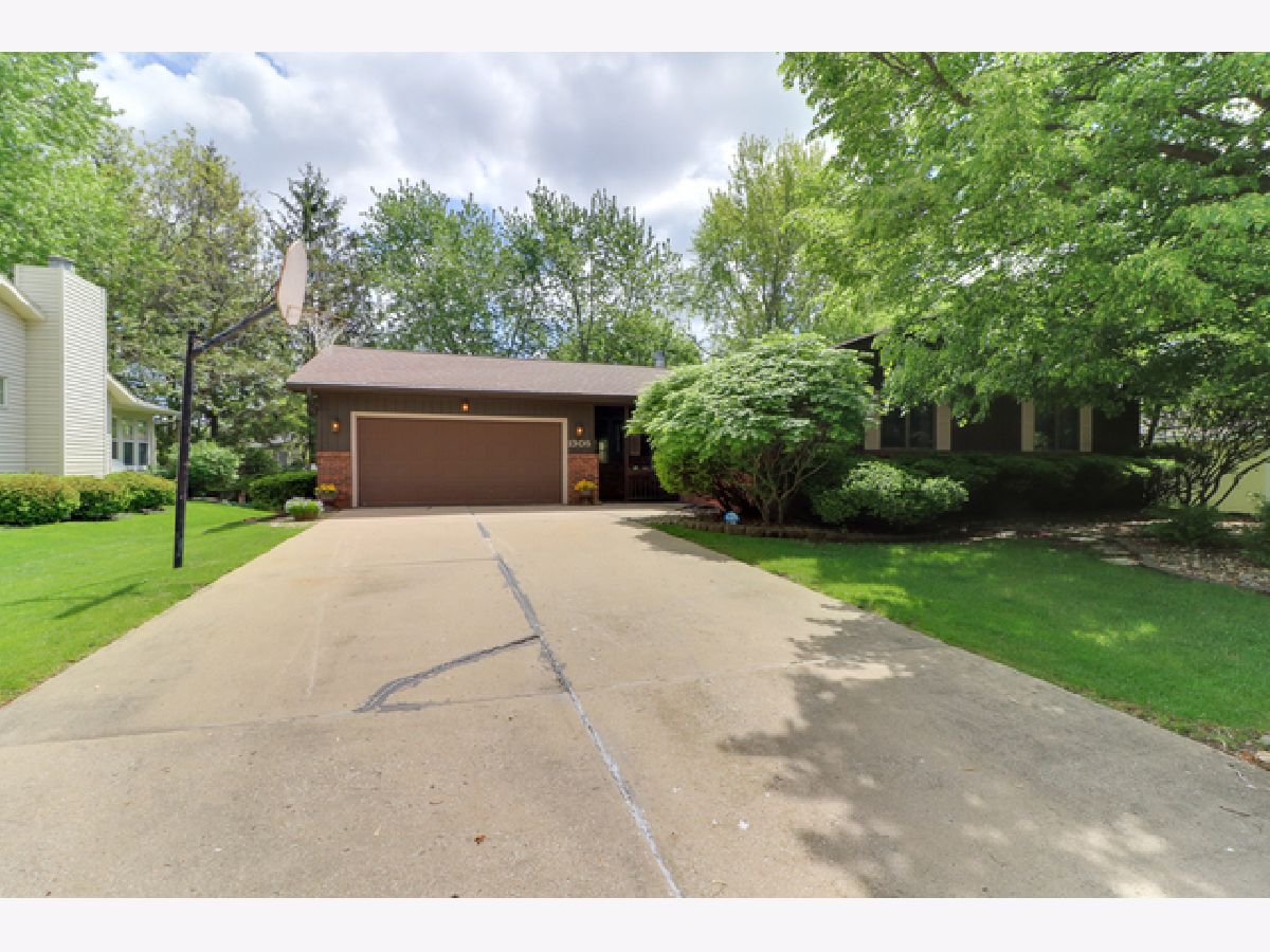 Homes Sold Den 2 North Normal Illinois, 1308 Heritage