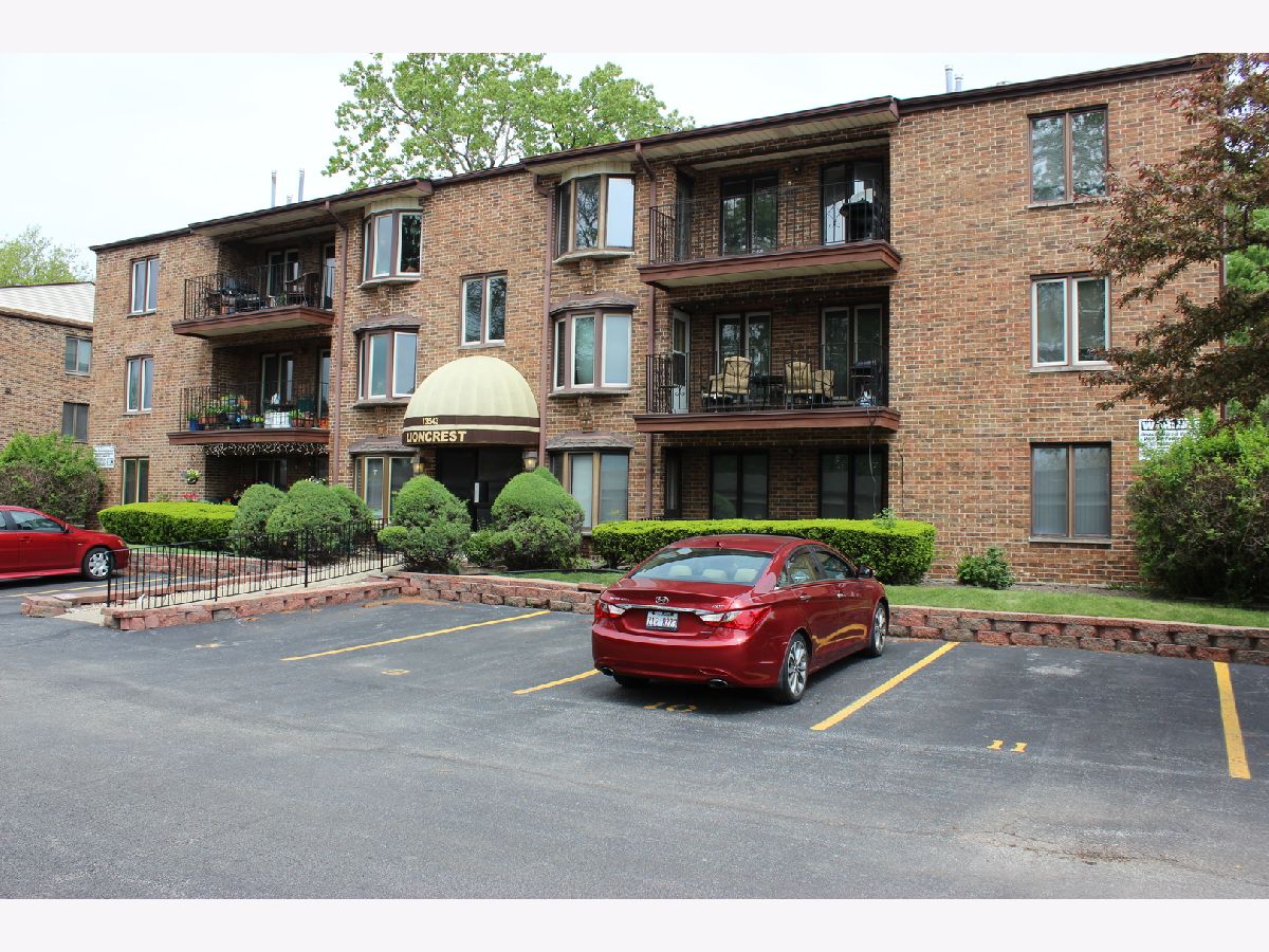 Condominiums Sold Lioncrest Crestwood Illinois, 13543 Lamon