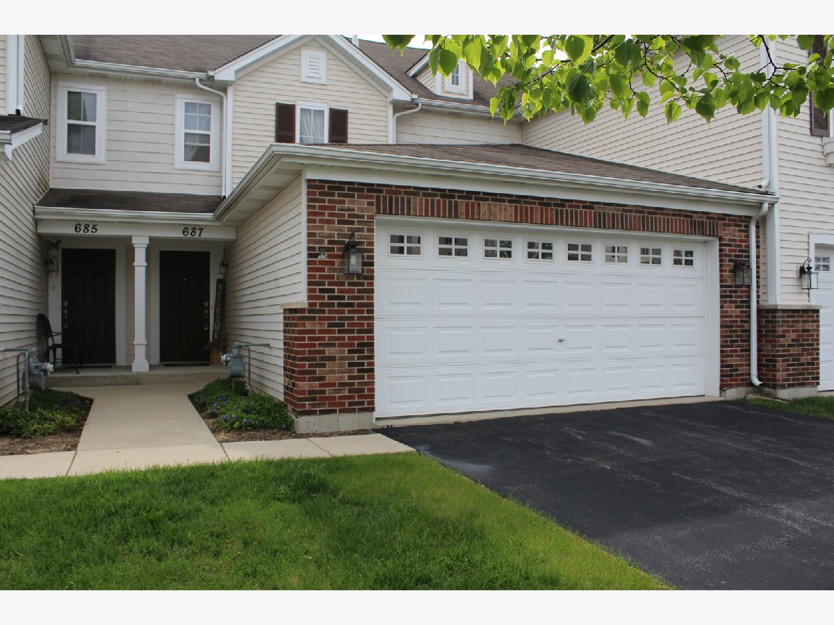 Townhomes Sold Park Place Ii Crystal Lake Illinois, 687 Acadia
