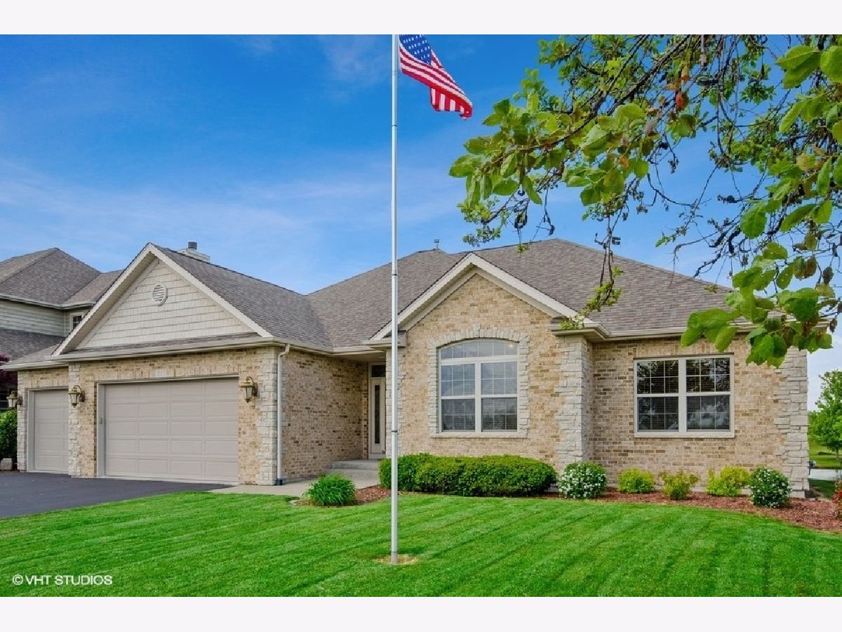 Homes & Condos & Townhomes Sold River Mist Dekalb Illinois, 463 Larking