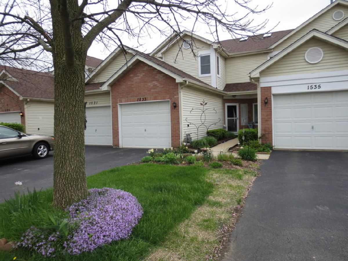 Townhomes Rented Darien Lake Darien Illinois, 1533 Darien Lake