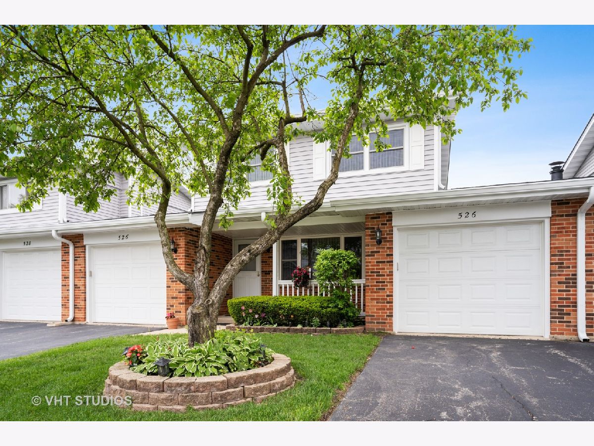 Townhomes Sold Carlisle Cove Schaumburg Illinois, 526 Wiltshire