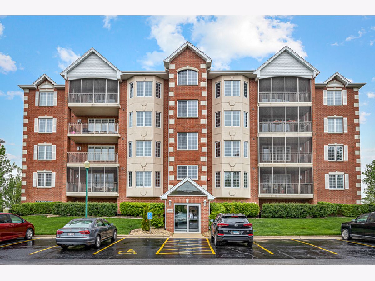 Condominiums & Homes Sold Brookside East Tinley Park Illinois, 7716 Greenway