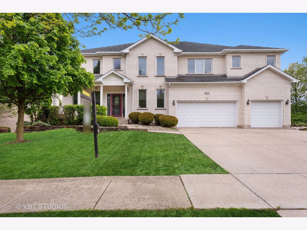Homes Sold Internationale Estates Woodridge Illinois, 925 Internationale