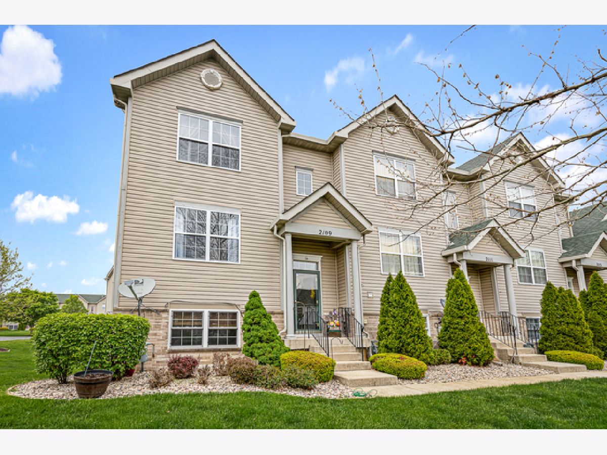 Townhomes & Homes Sold Pine Valley Lockport Illinois, 2109 Austrian Pine