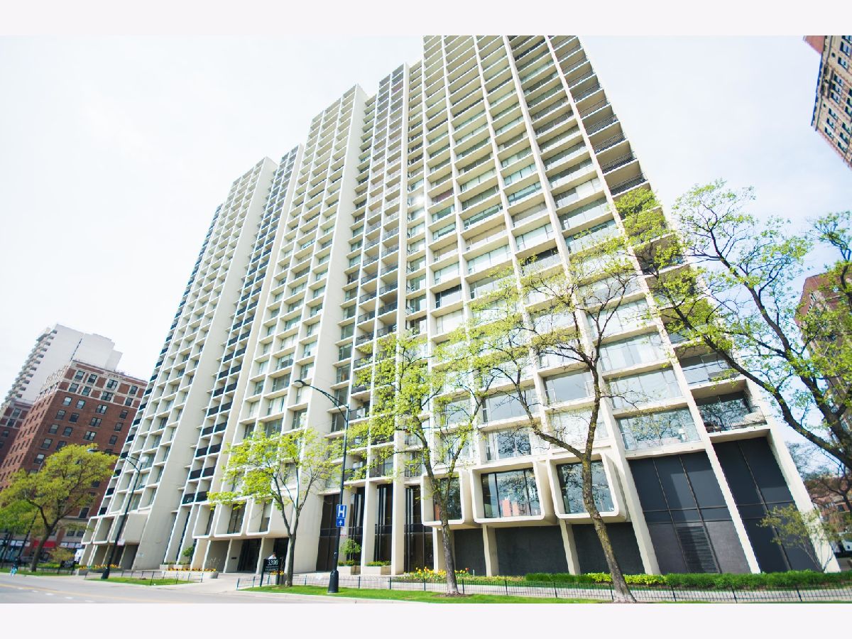 Condominiums Rented Harbor House Chicago Illinois, 3200 Lake Shore