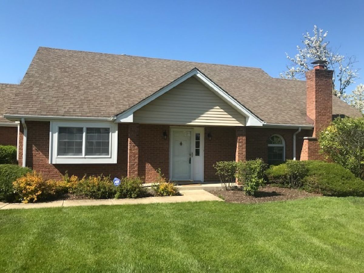 Townhomes Rented Water Tower Courts Darien Illinois, 8581 Sandalwood