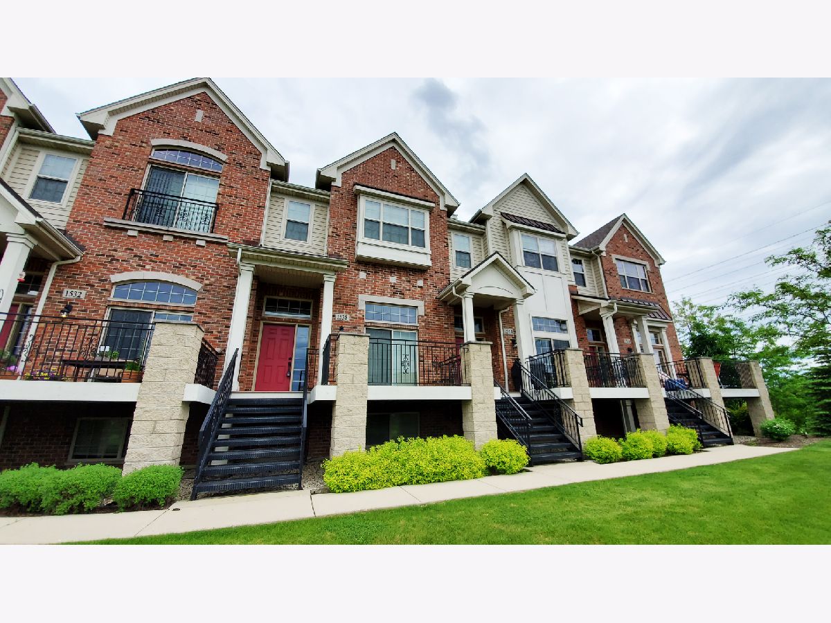 Townhomes Rented Lake Ridge Townhomes Mundelein Illinois, 1538 Lakeridge