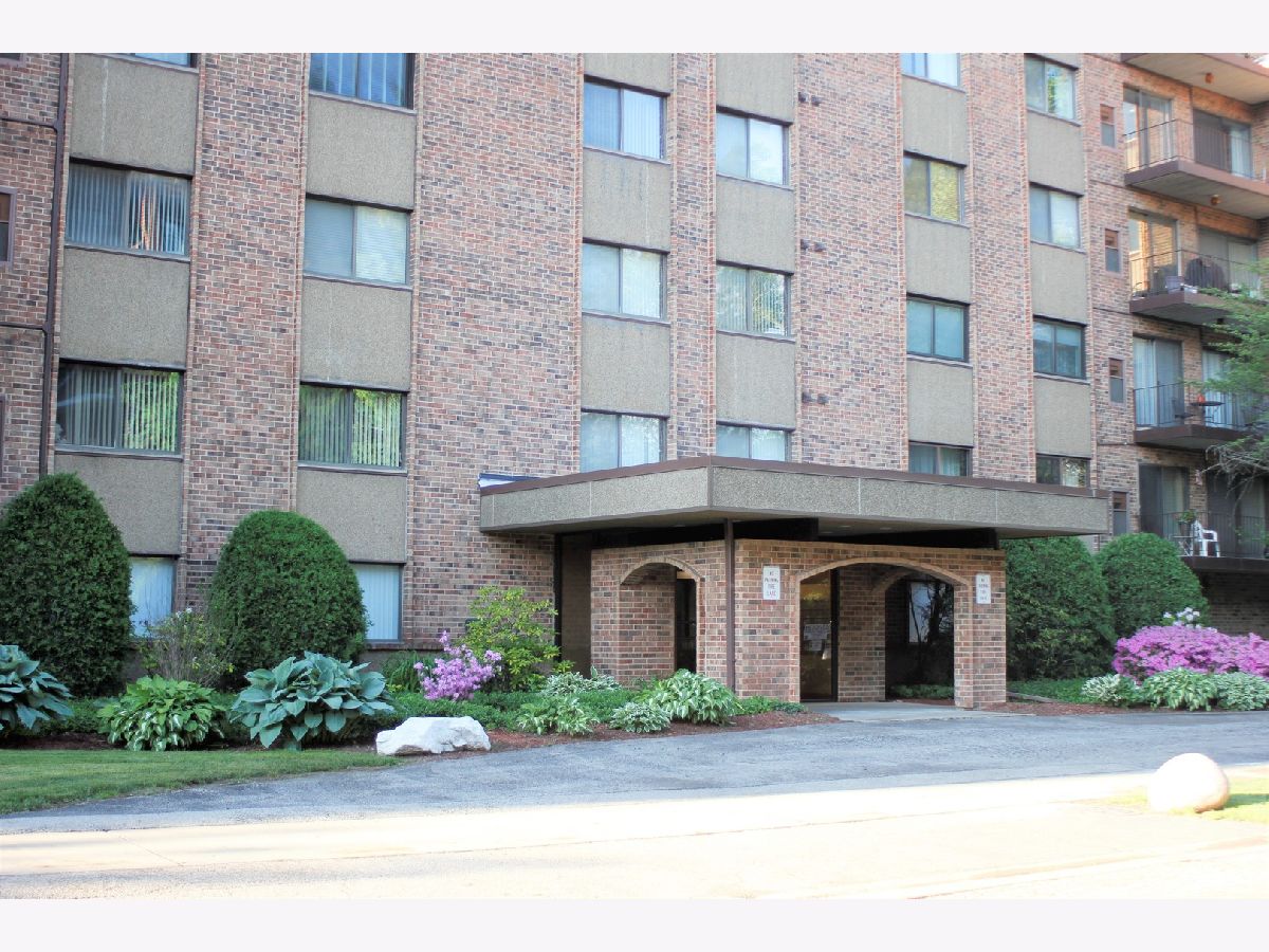 Condominiums Sold Pines Condominums Des Plaines Illinois, 1702 Mill