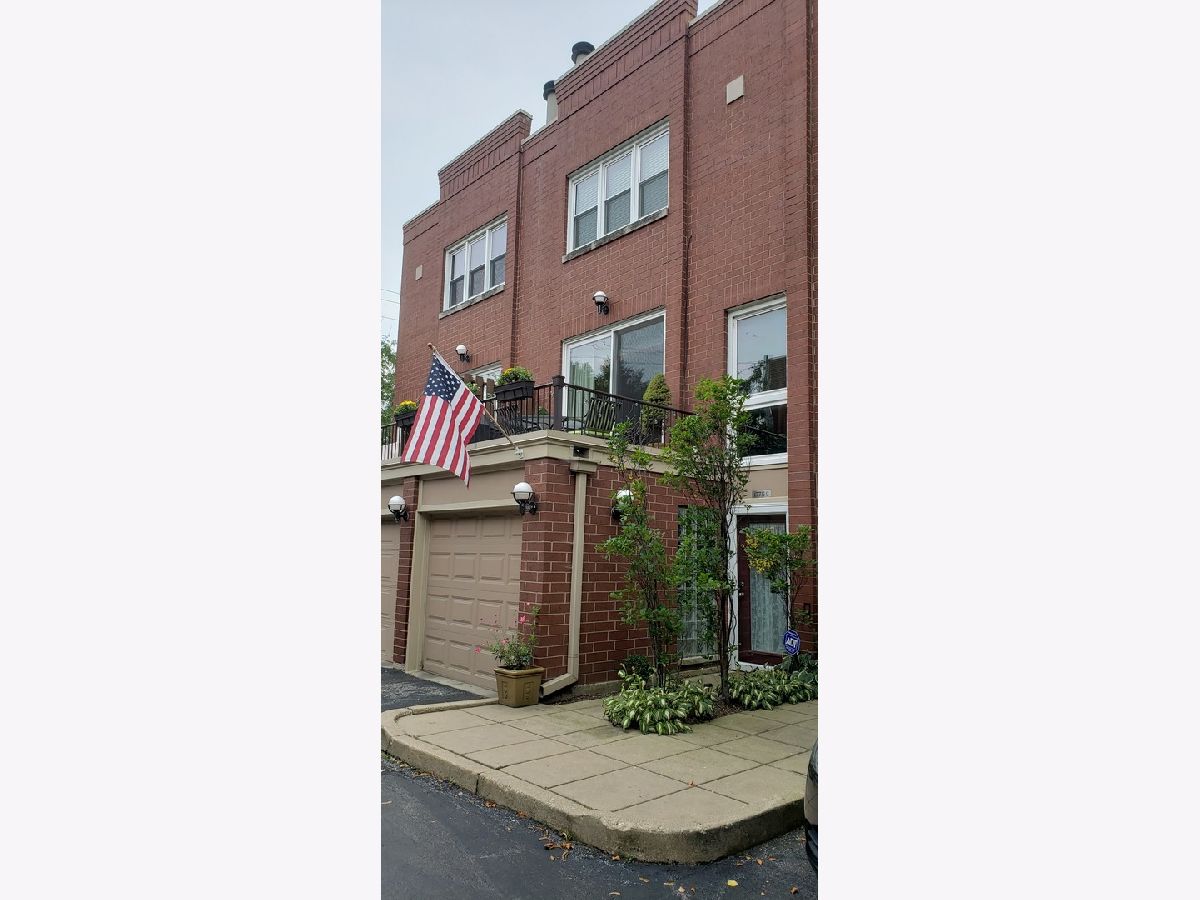 Townhomes Rented Terra Cotta Village Chicago Illinois, 1775 Altgeld