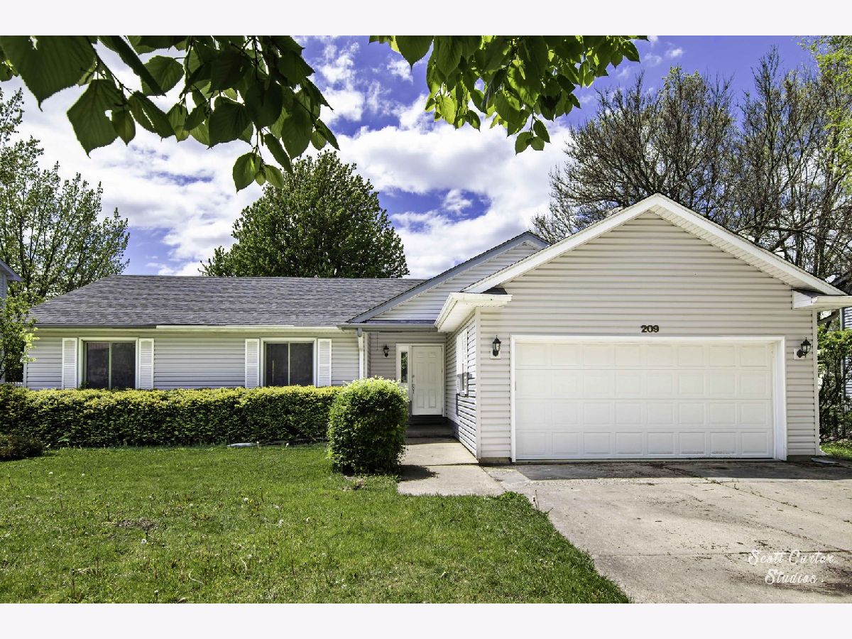Homes Sold Lith Estates Lake In The Hills Illinois, 209 Crystal Lake