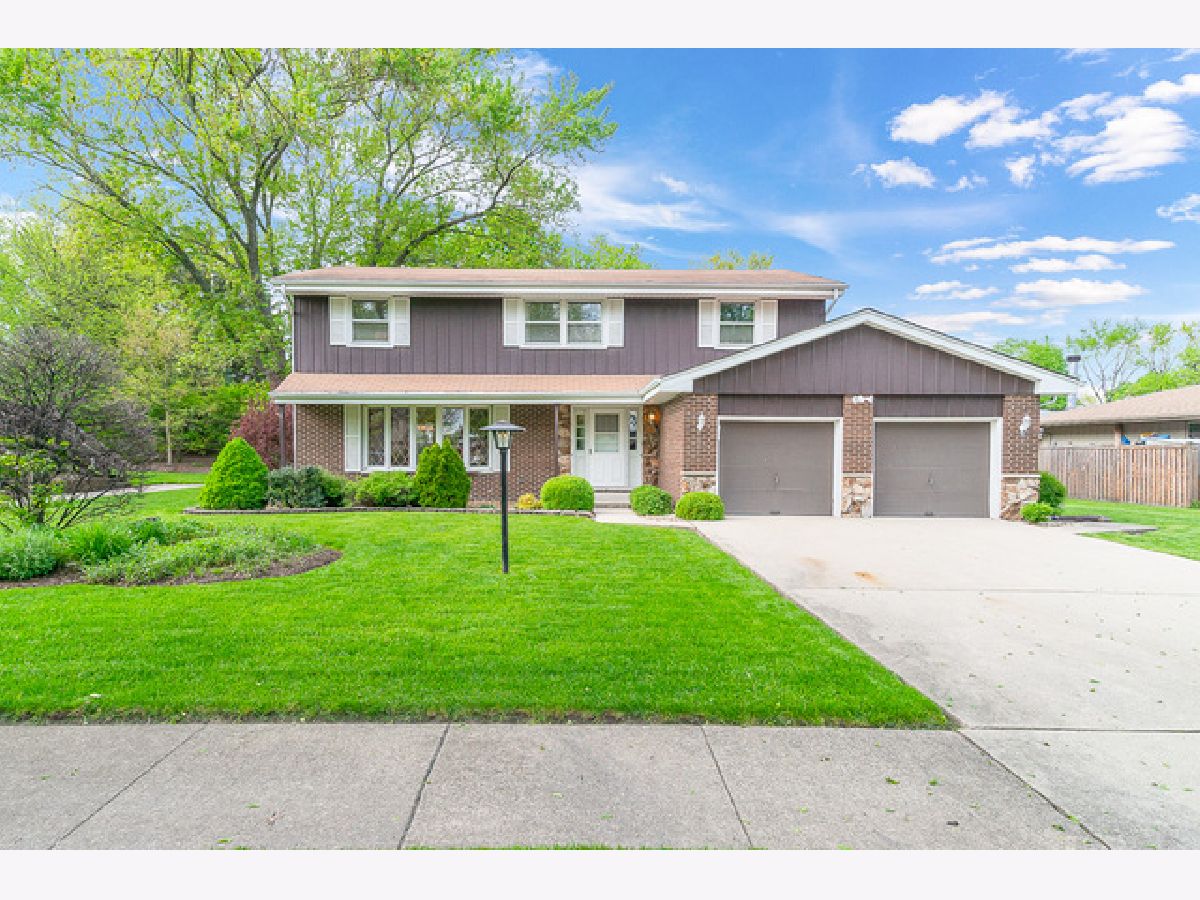 Homes Sold Dorian Gardens Darien Illinois, 1522 Hawthorne