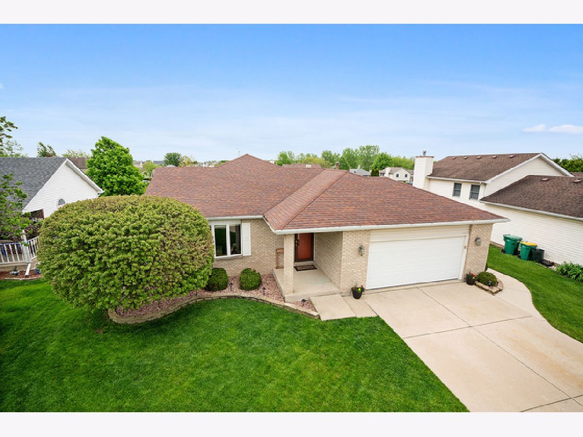 Homes & Condos & Townhomes Sold Foxford Manhattan Illinois, 25023 Cashel Bay