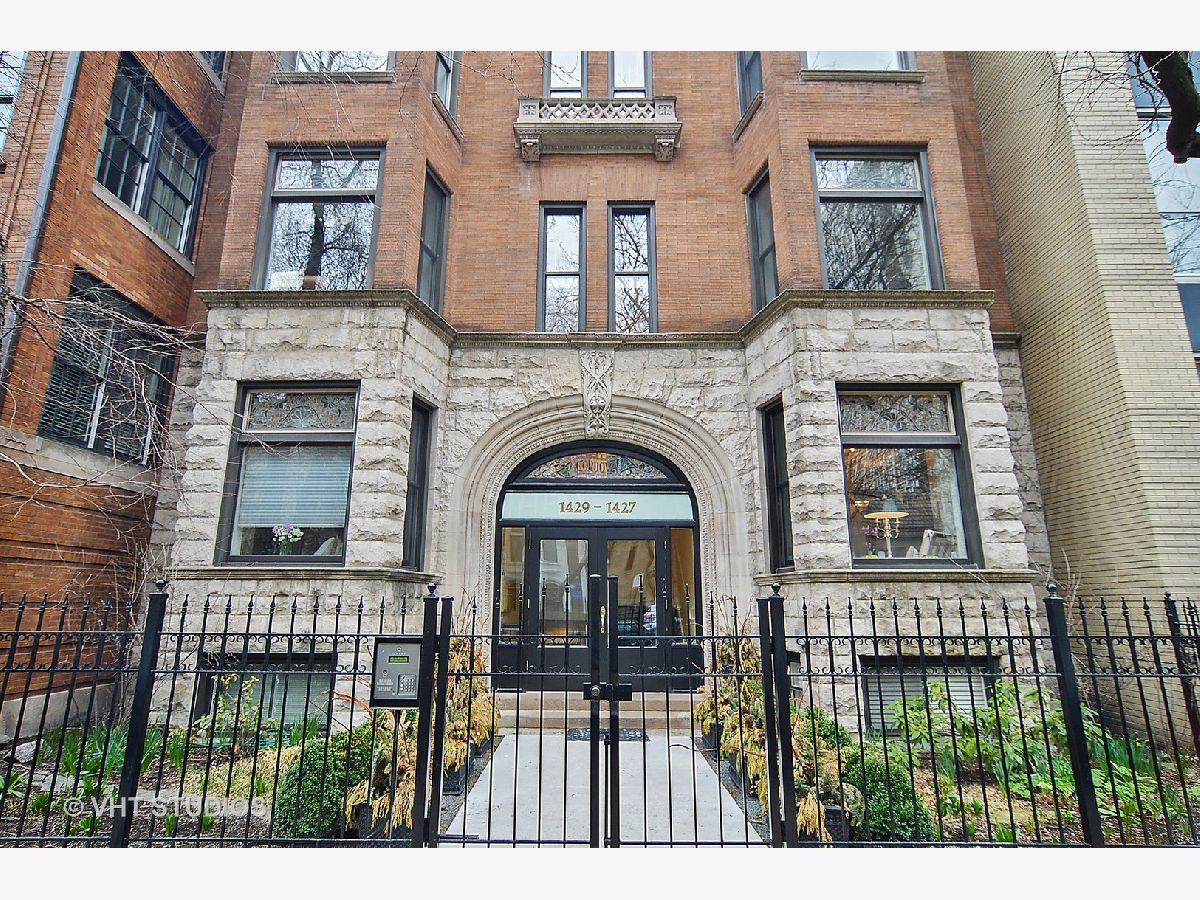 Condos & Townhomes Rented Cordova Chicago Illinois, 1429 Dearborn