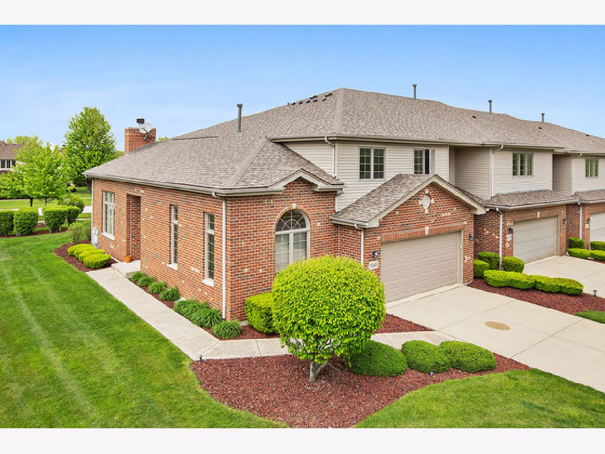 Townhomes Sold Caledonia Tinley Park Illinois, 9340 Lochwood