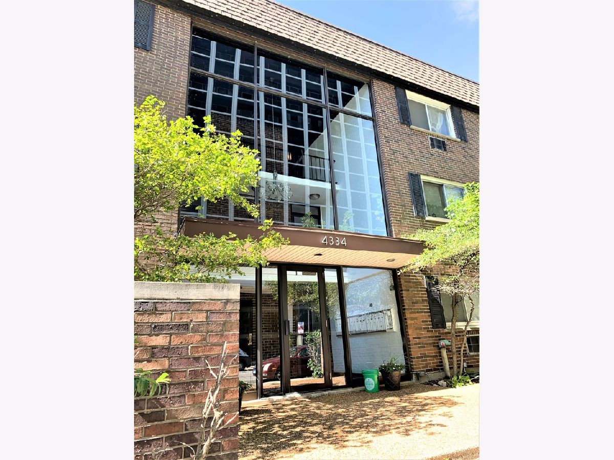 Condominiums Sold Boardwalk Chicago Illinois, 4334 Clarendon
