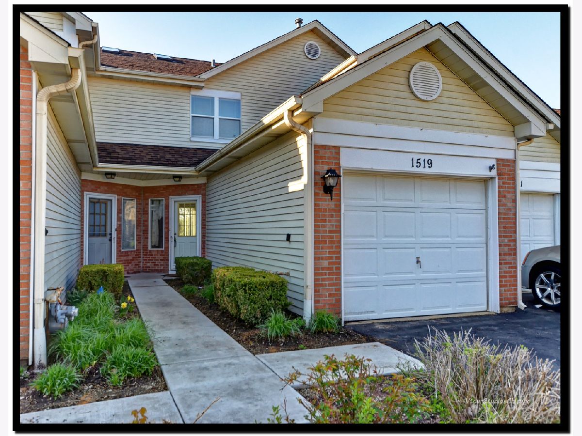 Townhomes Rented Darien Lake Darien Illinois, 1519 Darien Lake