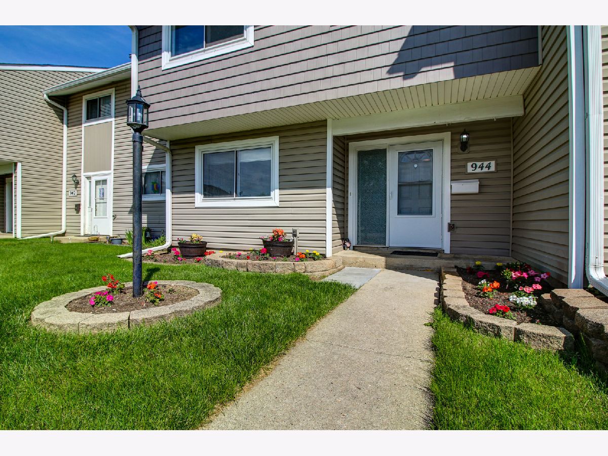 Townhomes Sold The Coves Bartlett Illinois, 944 Sandpiper