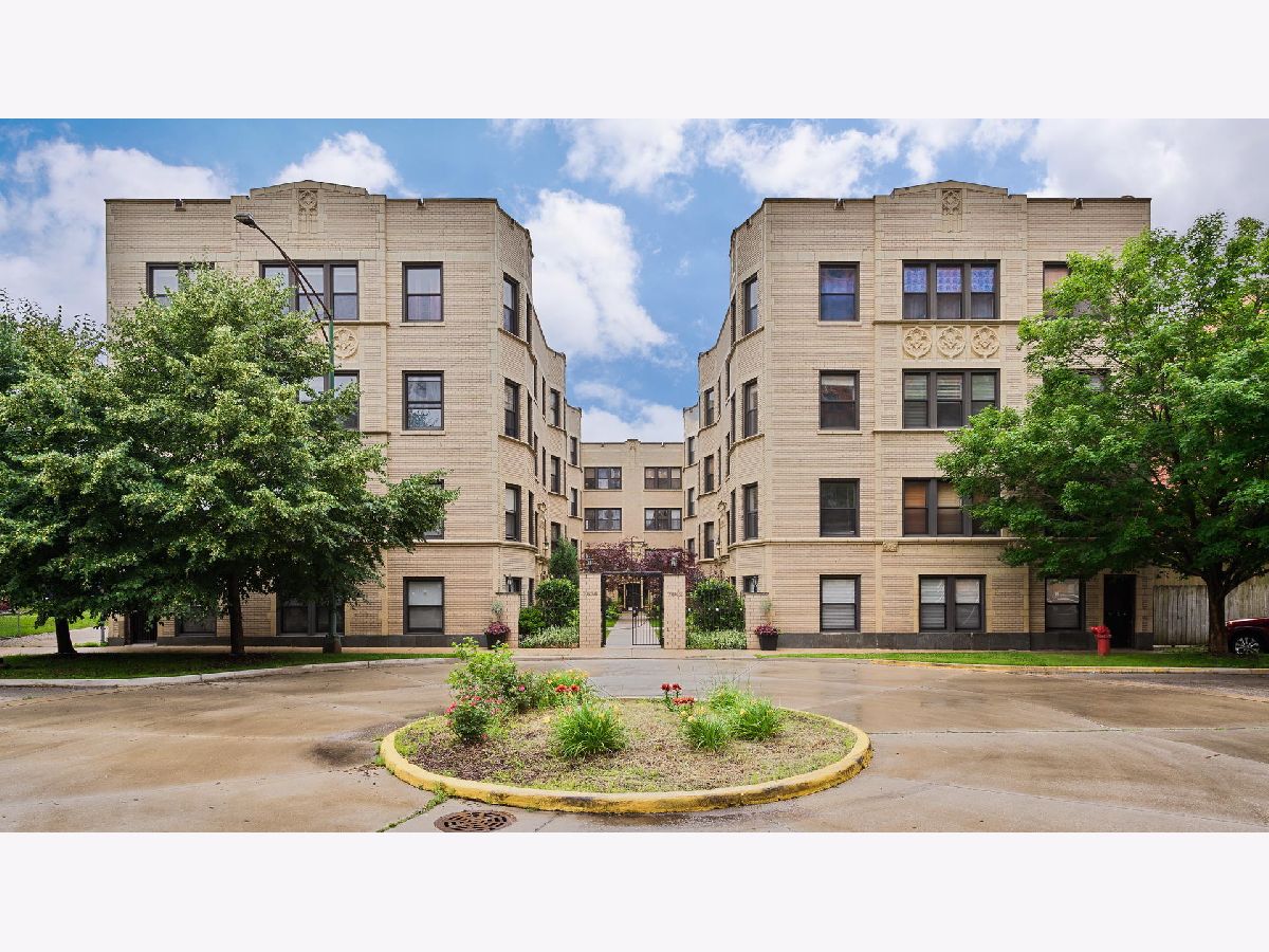 Condos & Townhomes Sold Hermitage Manor Chicago Illinois, 7440 Hermitage
